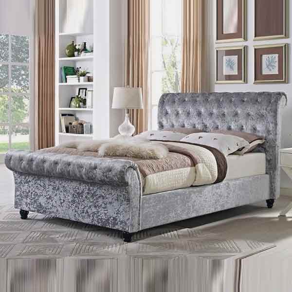 how to decorate a sleigh bed